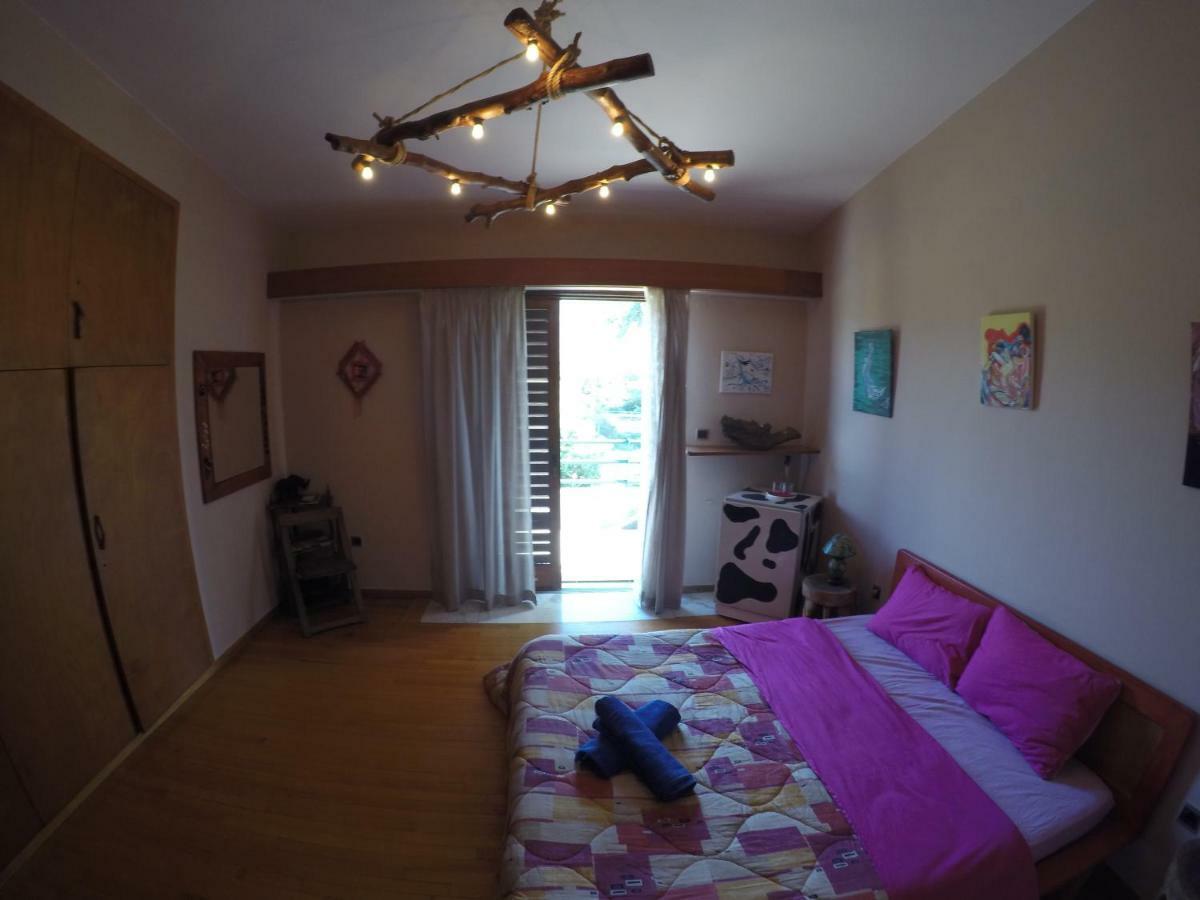Relax In 'Crazy Farm' Villa Asprokhorion Esterno foto